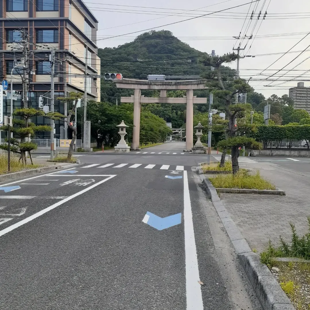 護国神社周囲を朝さんぽ